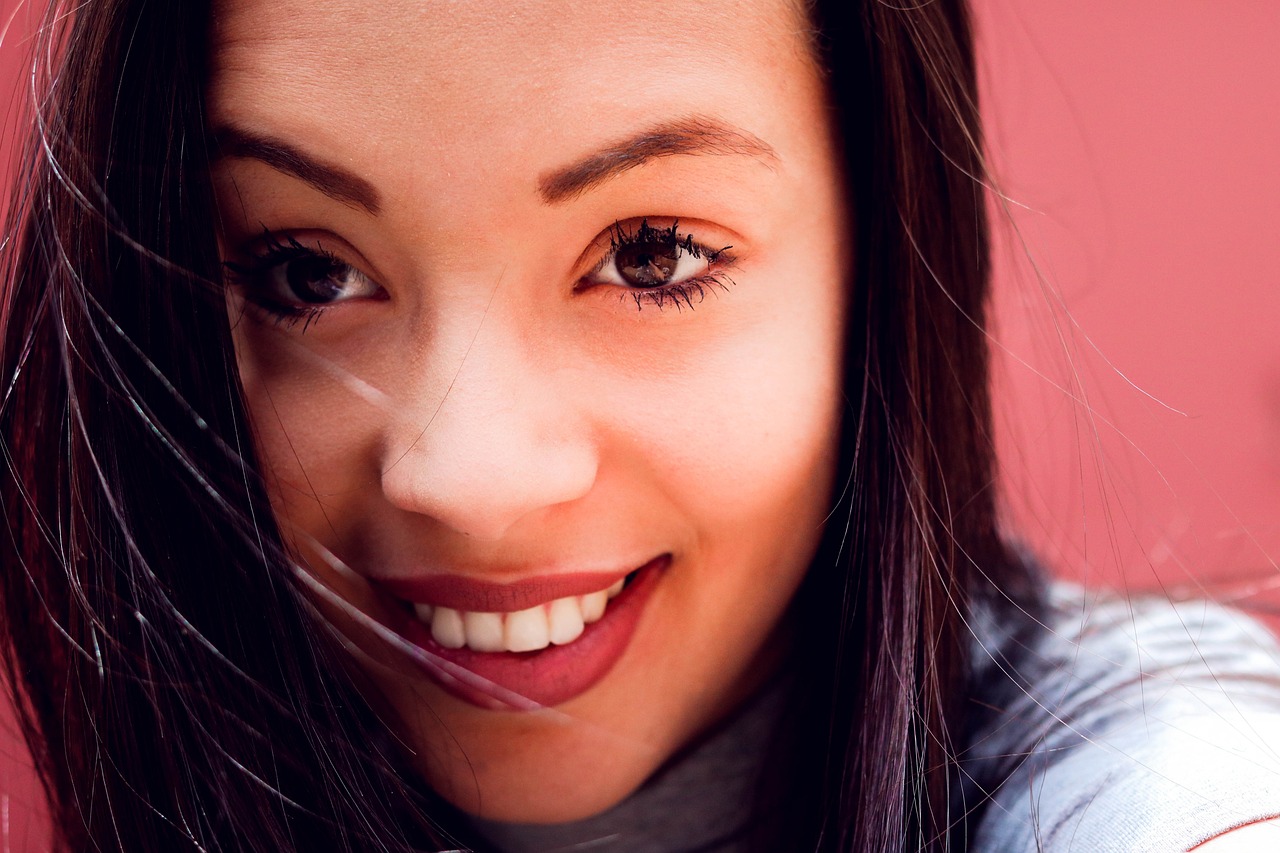 最新長發女時尚潮流視頻,美麗展現的魅力風采