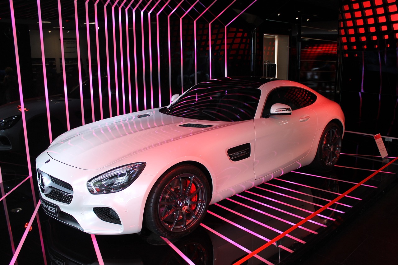 最新款汽車探索，未來駕駛的無限可能