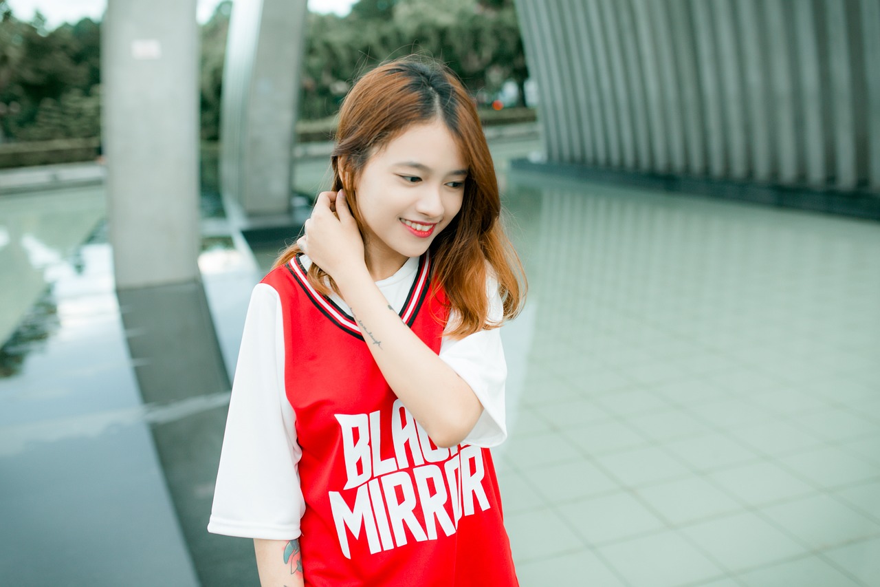 國模毛婷的最新風(fēng)采與魅力展現(xiàn)全解析