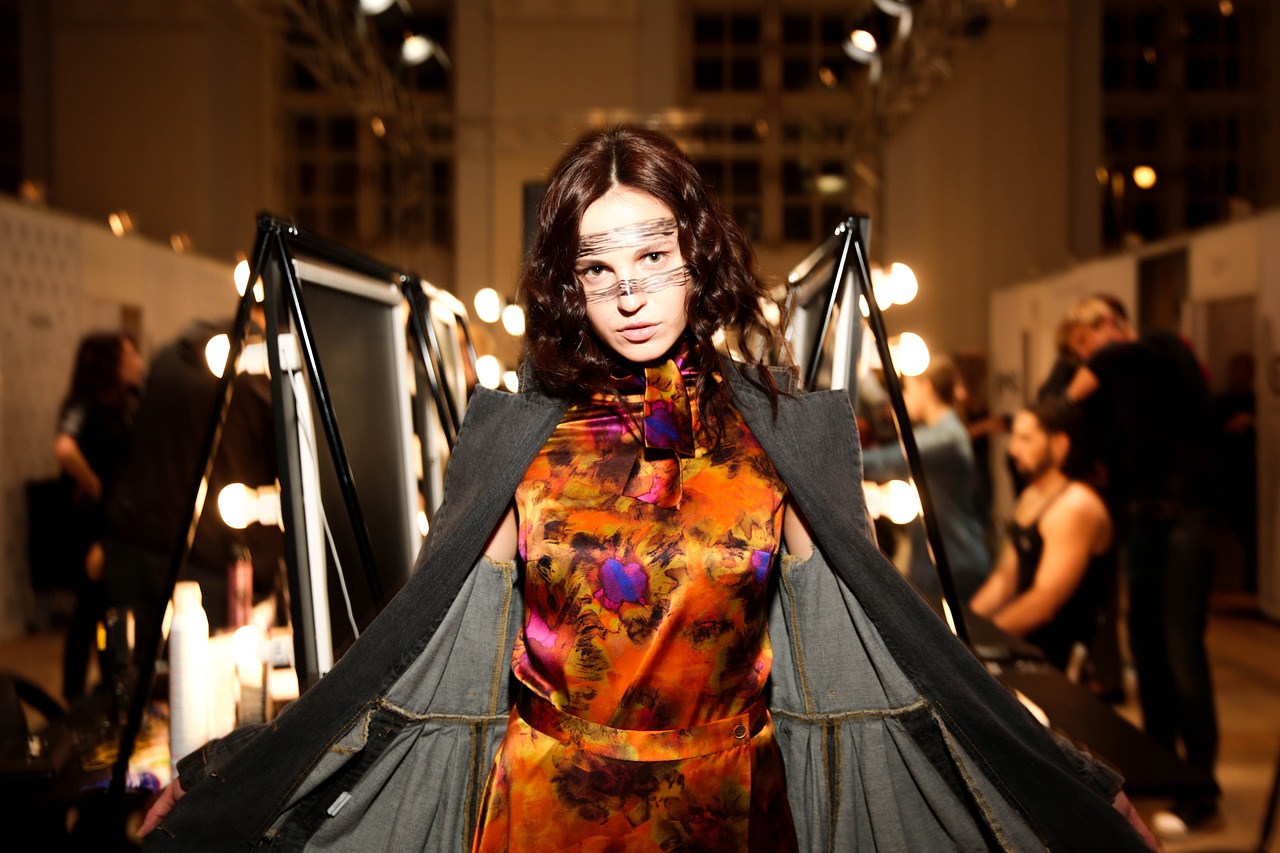 黃子韜最新照片展現多維魅力,盡顯時尚風采