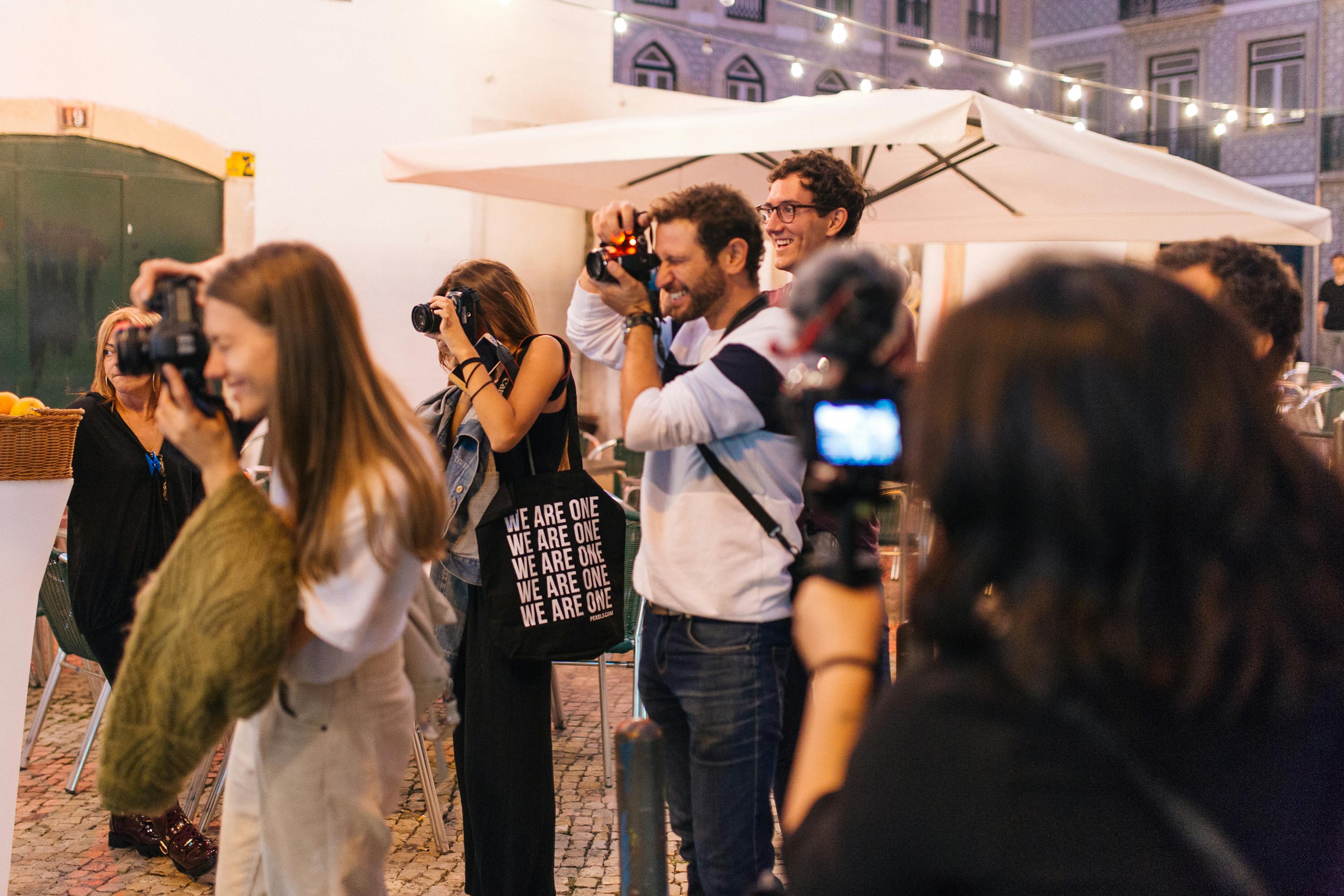 關于最新亂理片中文字幕的涉黃問題探討